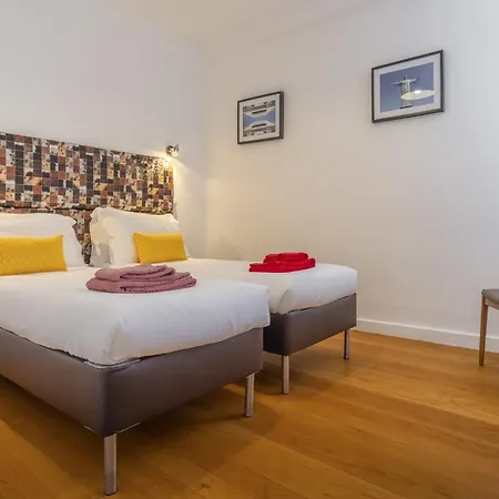 Lv Premier Bica River View *